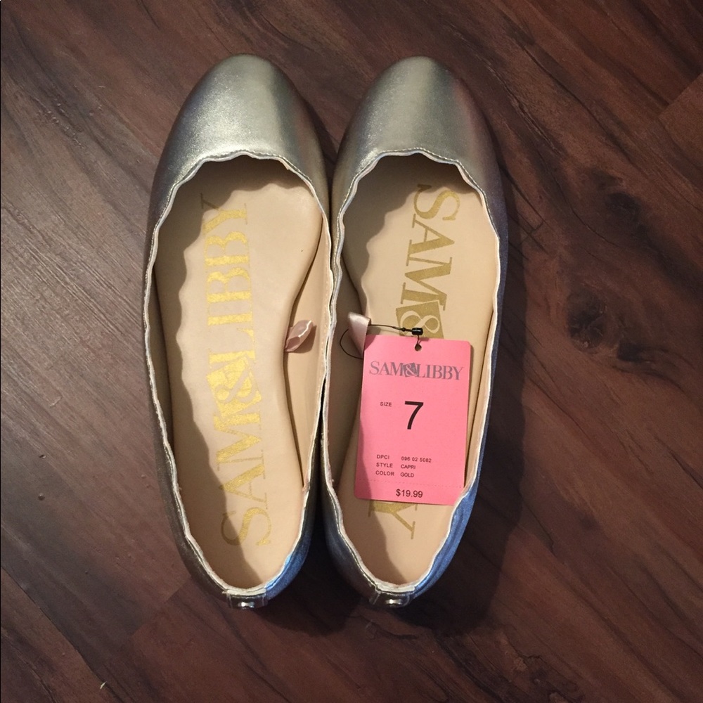 NWT Sam & Libby gold flats
